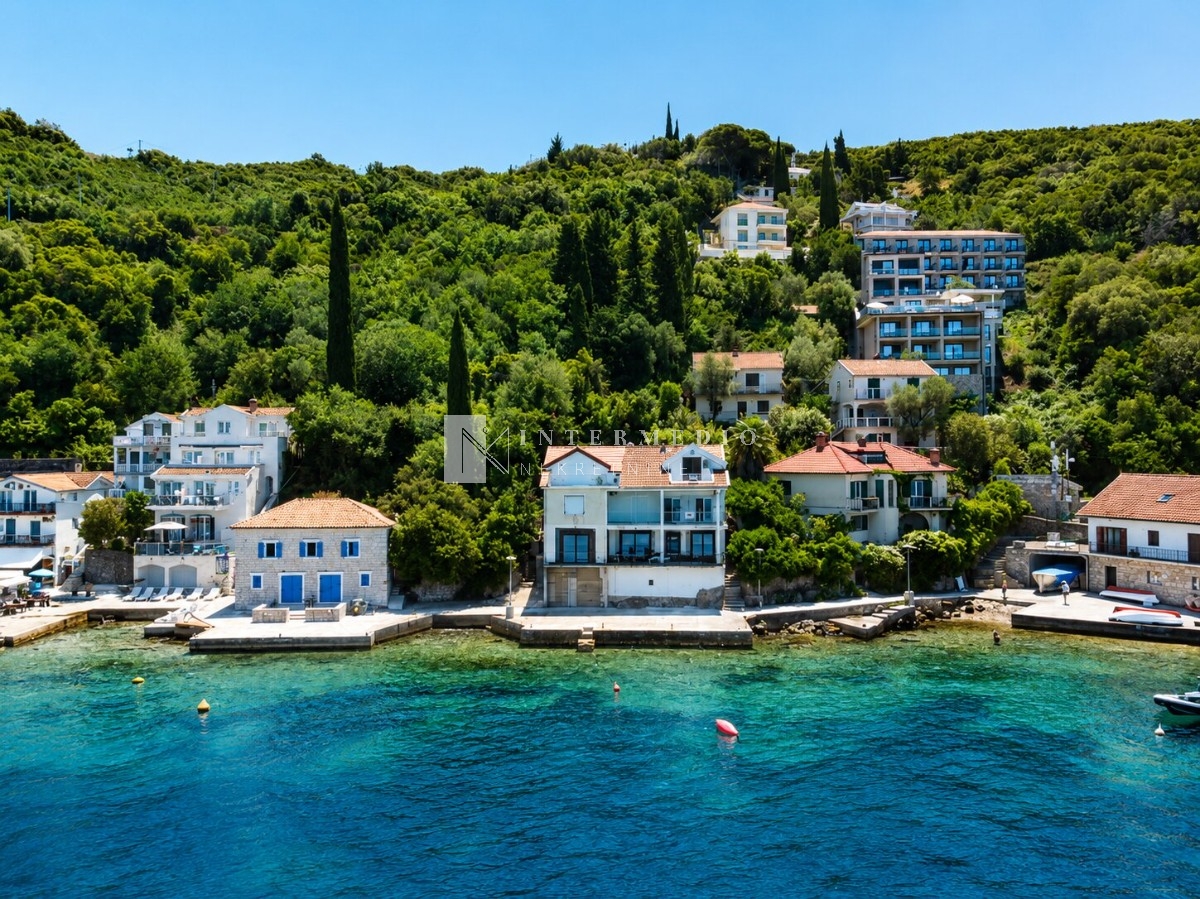 Jednosoban stan 38 m², prva linija do mora, Rose, Herceg Novi